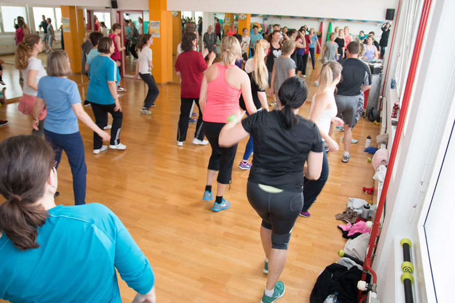 18_Tag_der_offenen_Tuer_gratis_Workshop_Zumba_6_Fitness_Paradies.jpg