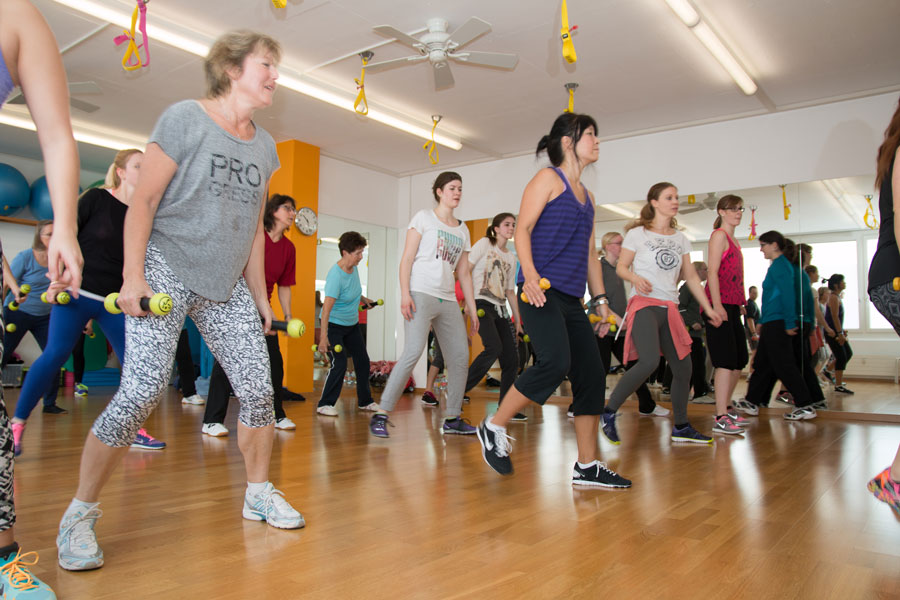 1_Tag_der_offenen_Tuer_gratis_Workshop_Zumba_3_Fitness_Paradies.jpg